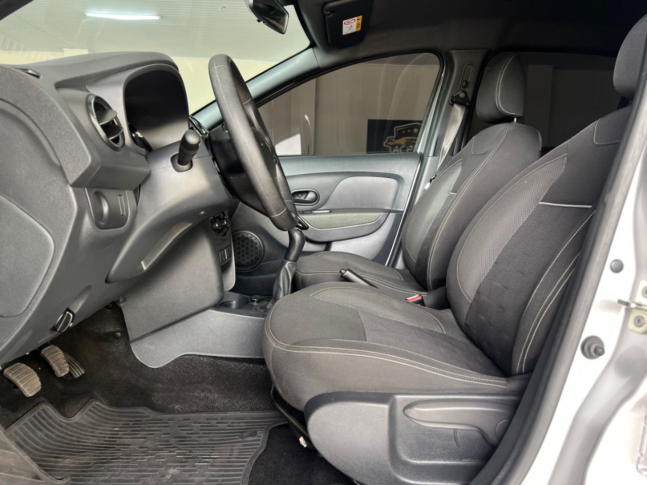 Logan 1.0 12V 4P FLEX SCE ZEN