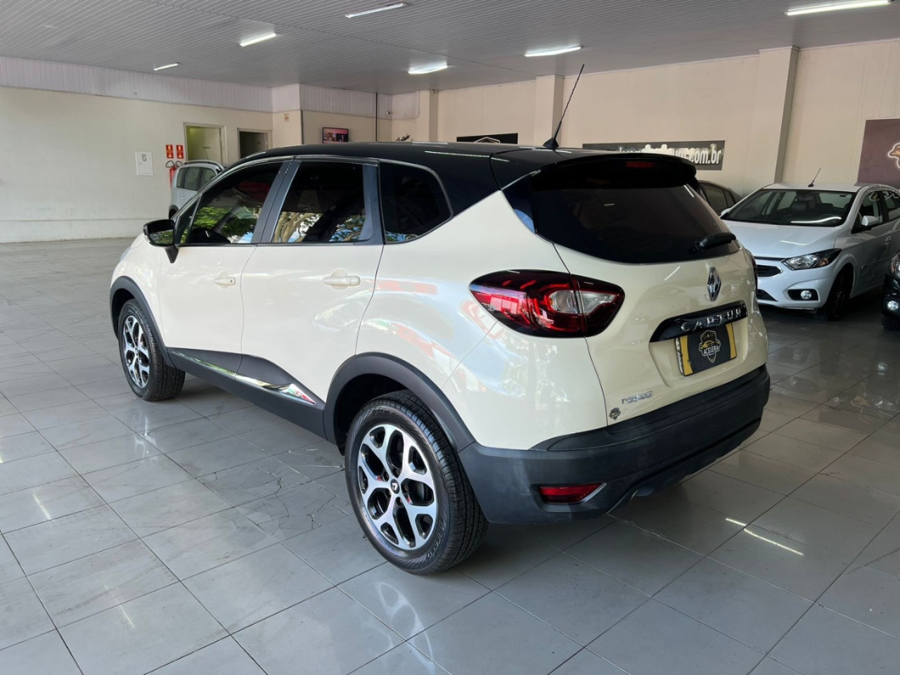 Captur 1.6 16V 4P FLEX SCE LIFE X-TRONIC CVT