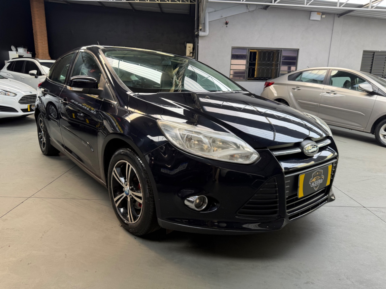 Focus Hatch 1.6 16V 4P FLEX SE POWERSHIFT AUTOMÁTICO