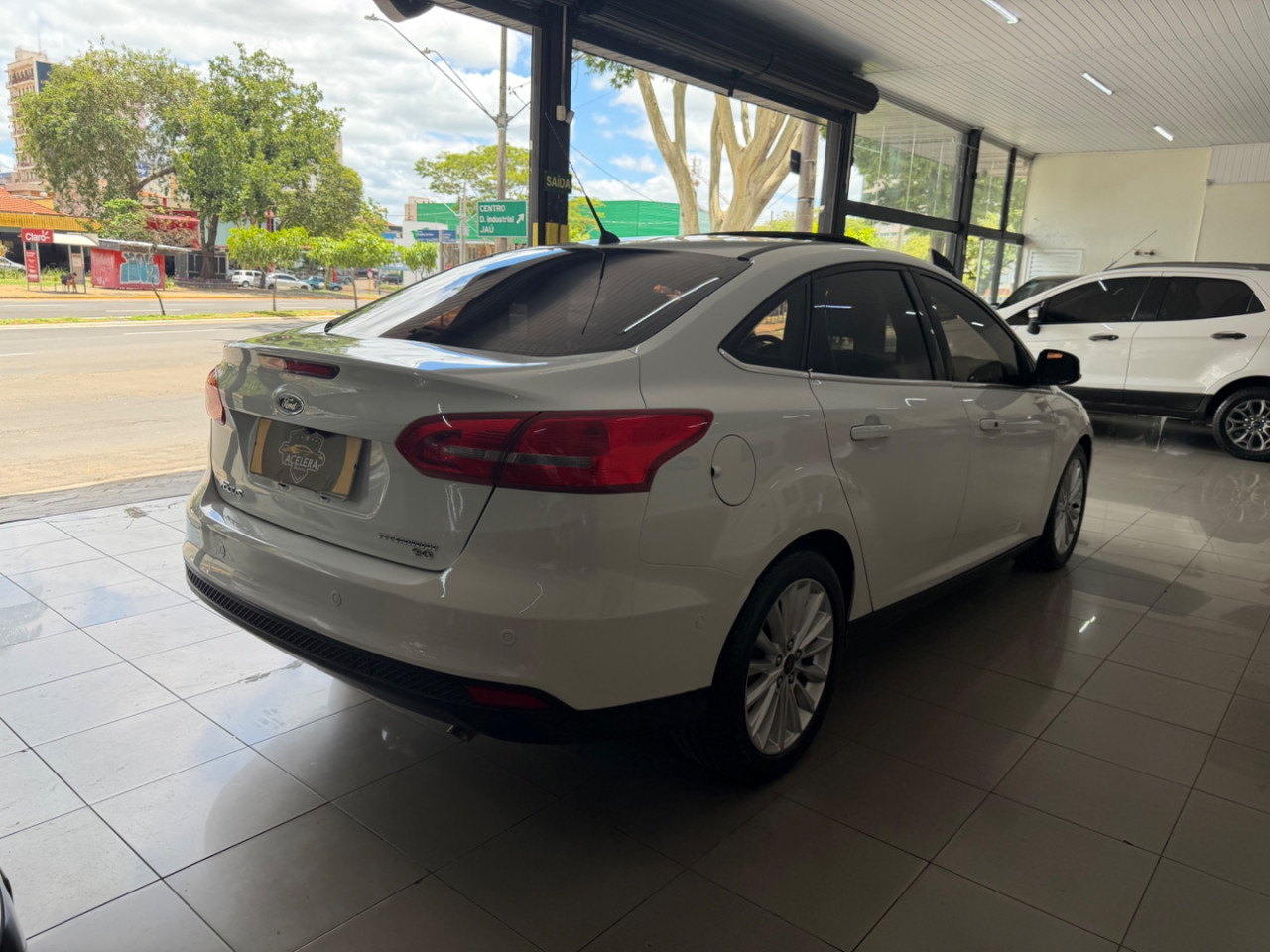 Focus Sedan 2.0 16V 4P FLEX TITANIUM PLUS FASTBACK POWERSHIFT AUTOMÁTICO