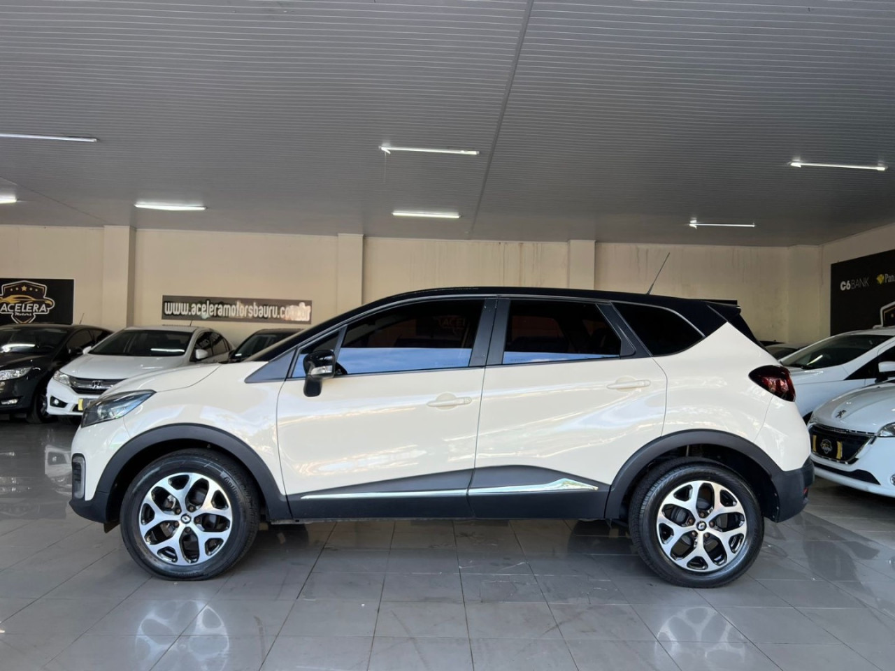 Captur 1.6 16V 4P FLEX SCE LIFE X-TRONIC CVT