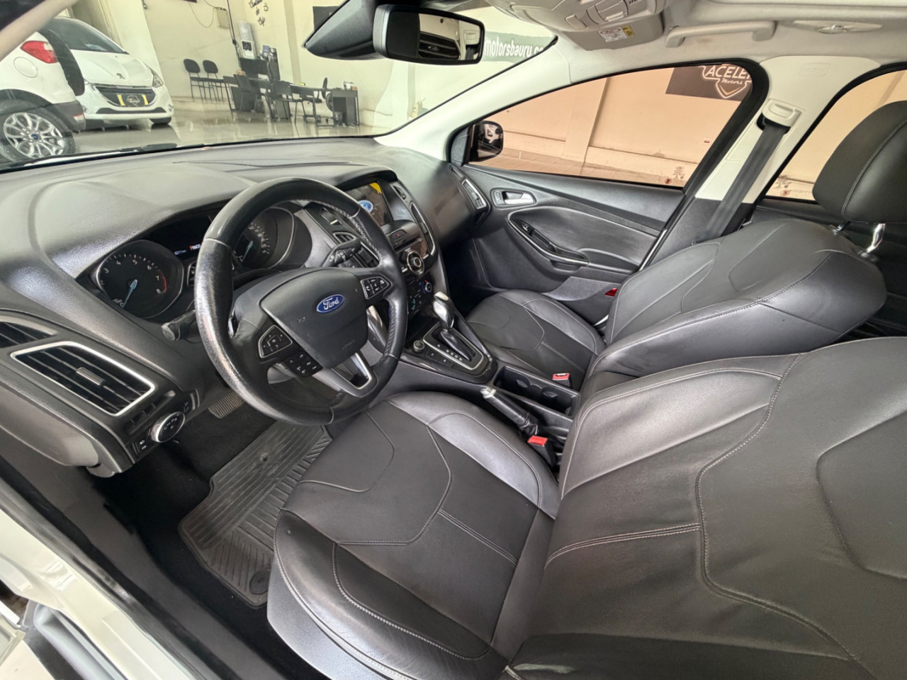 Focus Sedan 2.0 16V 4P FLEX TITANIUM PLUS FASTBACK POWERSHIFT AUTOMÁTICO