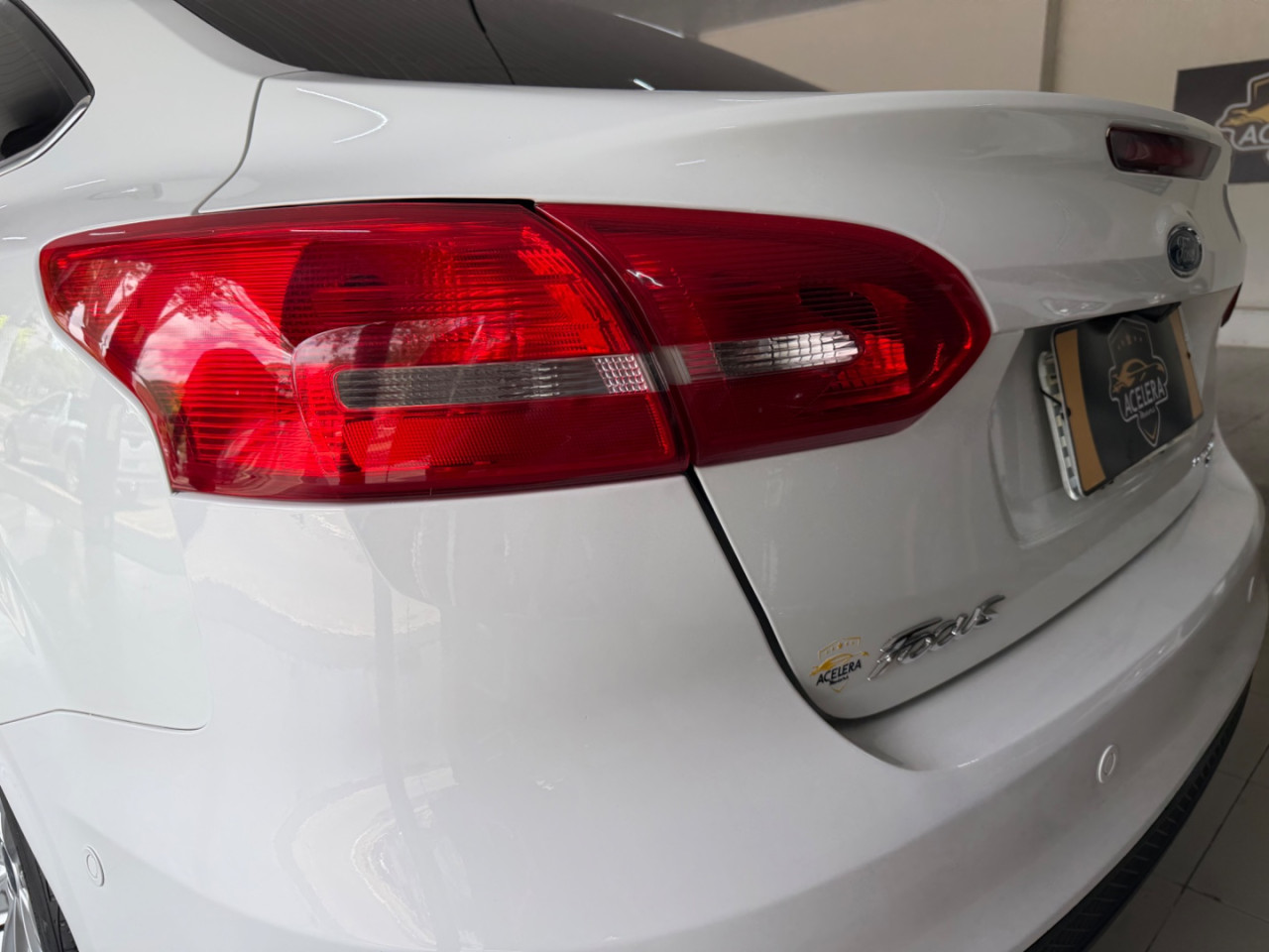 Focus Sedan 2.0 16V 4P FLEX TITANIUM PLUS FASTBACK POWERSHIFT AUTOMÁTICO