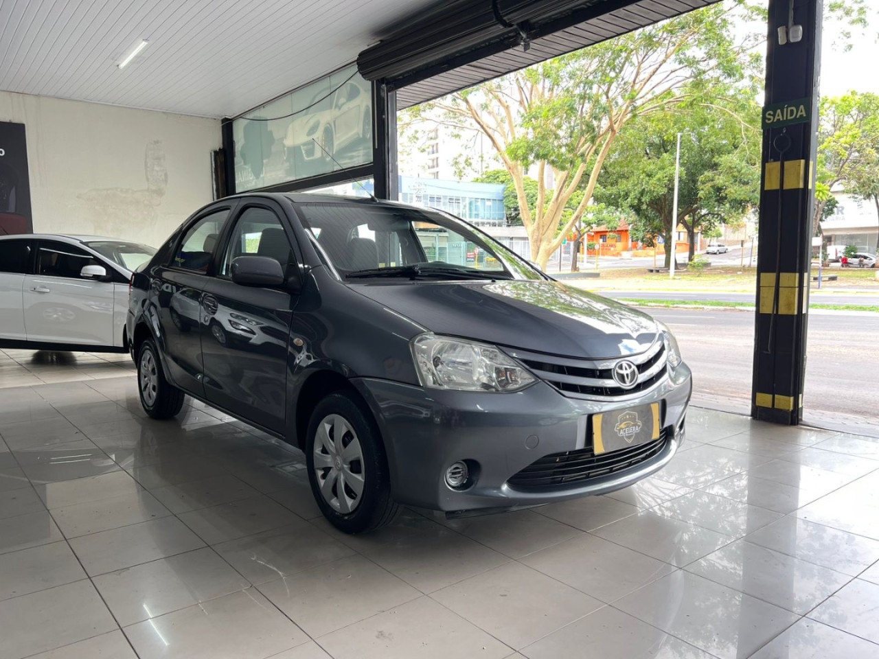 Etios Sedan 1.5 16V 4P FLEX XS