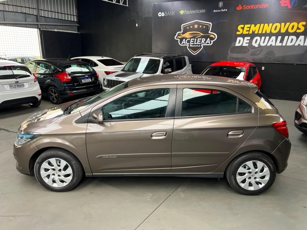 Onix Hatch 1.4 4P FLEX LT AUTOMÁTICO