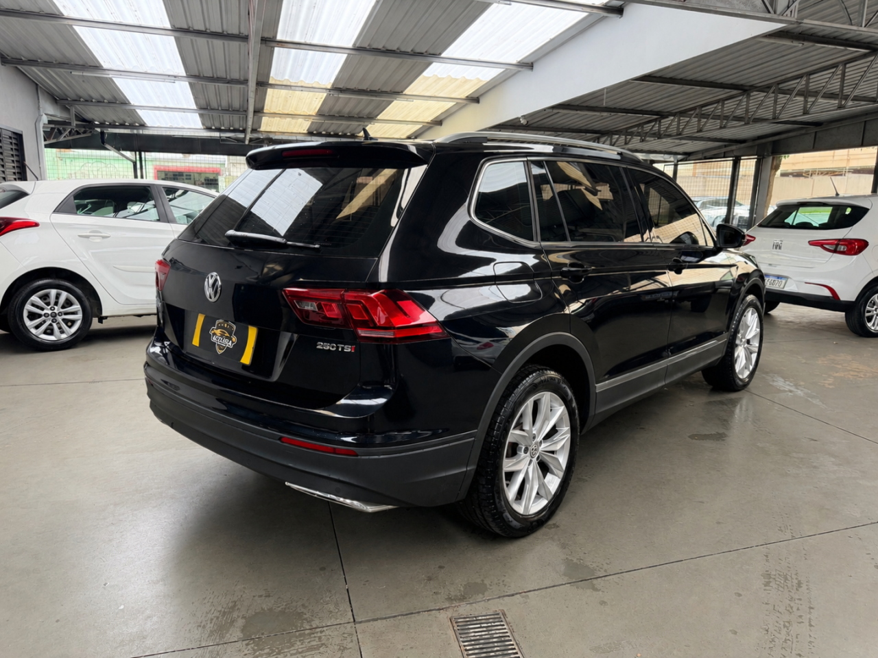 Tiguan 1.4 250 TSI TOTAL FLEX ALLSPACE COMFORTLINE TURBO AUTOMÁTICO TIPTRONIC