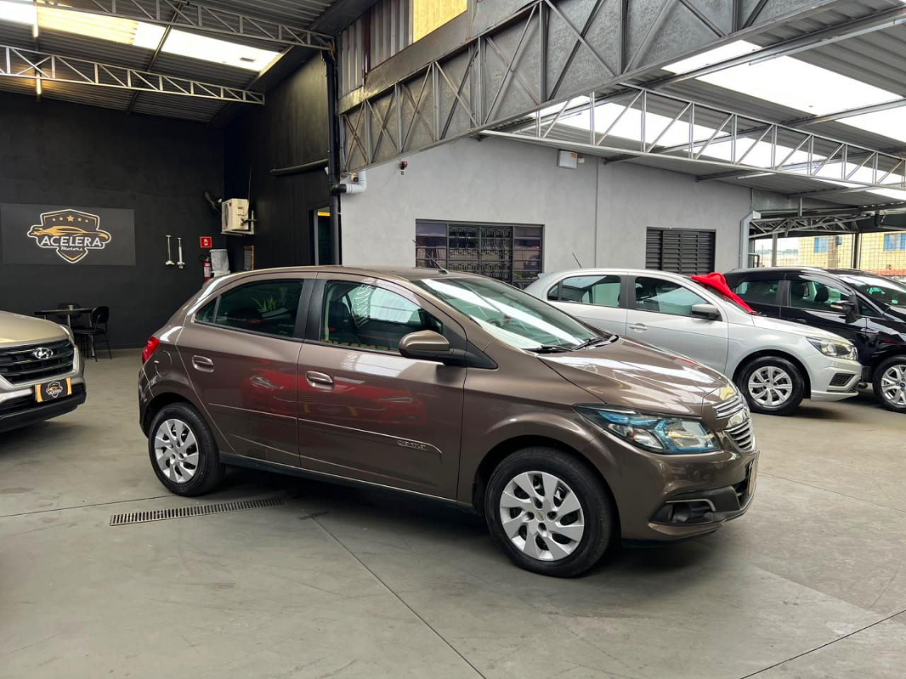 Onix Hatch 1.4 4P FLEX LT AUTOMÁTICO
