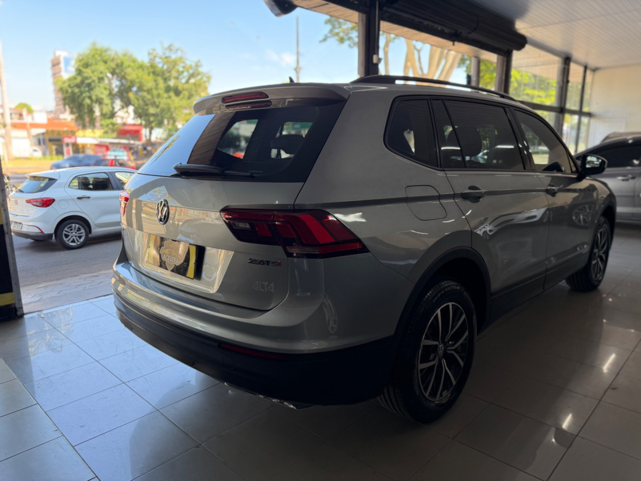 Tiguan 1.4 250 TSI TOTAL FLEX ALLSPACE TURBO AUTOMÁTICO TIPTRONIC