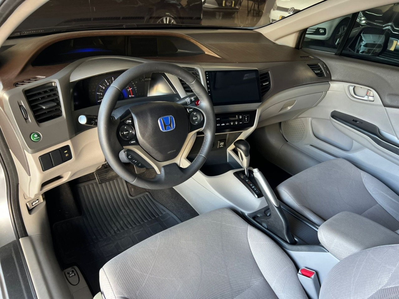 Civic 1.8 16V 4P LXS AUTOMÁTICO