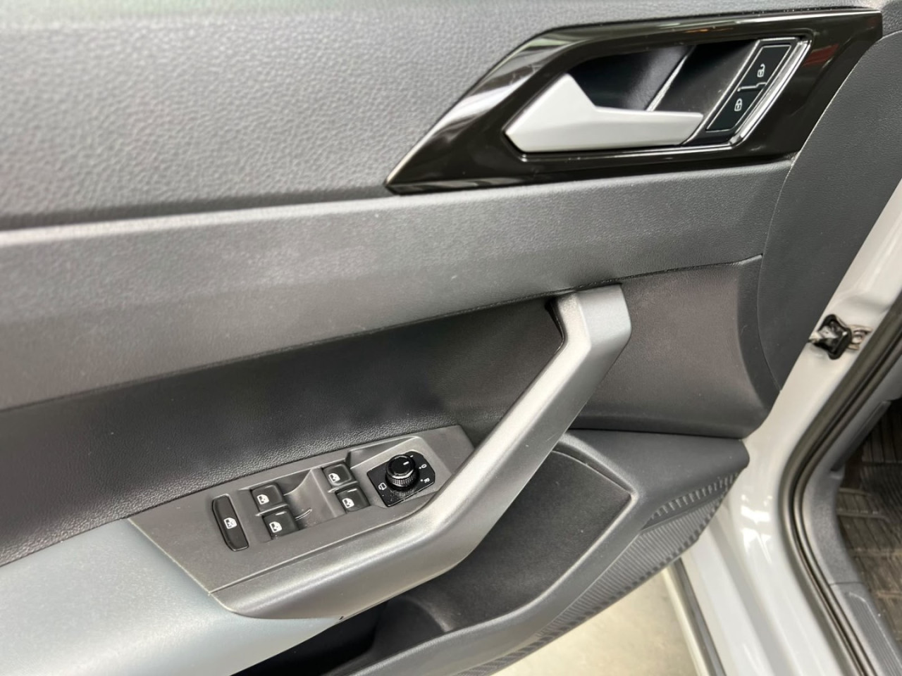 Nivus 1.0 4P FLEX 200 TSI HIGHLINE TURBO AUTOMÁTICO
