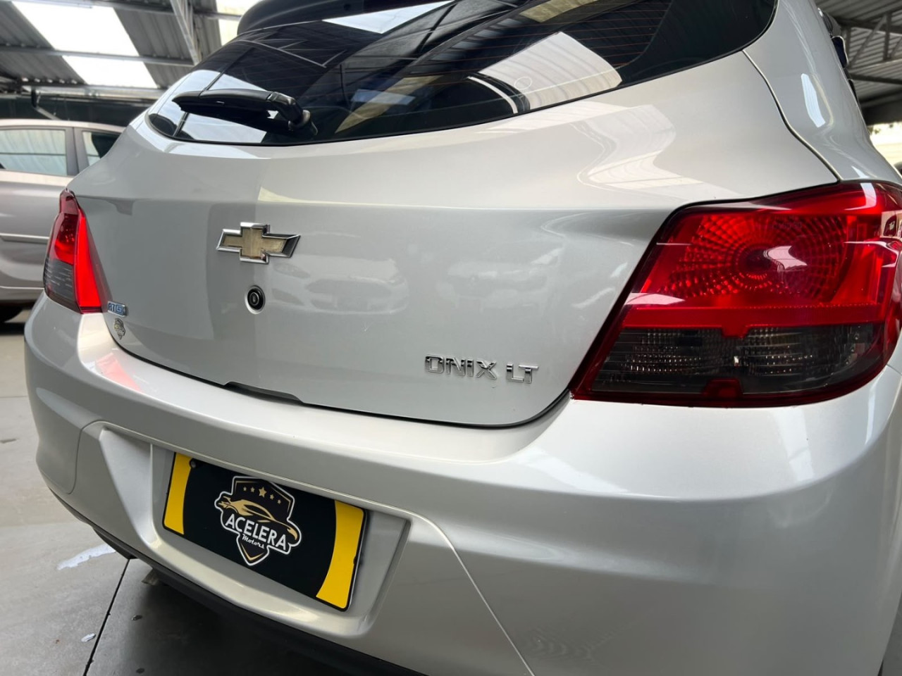 Onix Hatch 1.4 4P FLEX LT AUTOMÁTICO