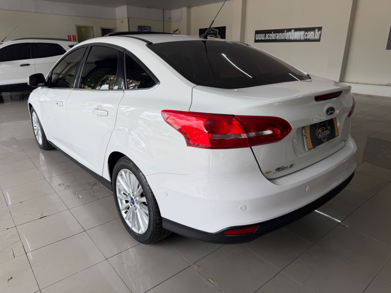 Focus Sedan 2.0 16V 4P FLEX TITANIUM PLUS FASTBACK POWERSHIFT AUTOMÁTICO