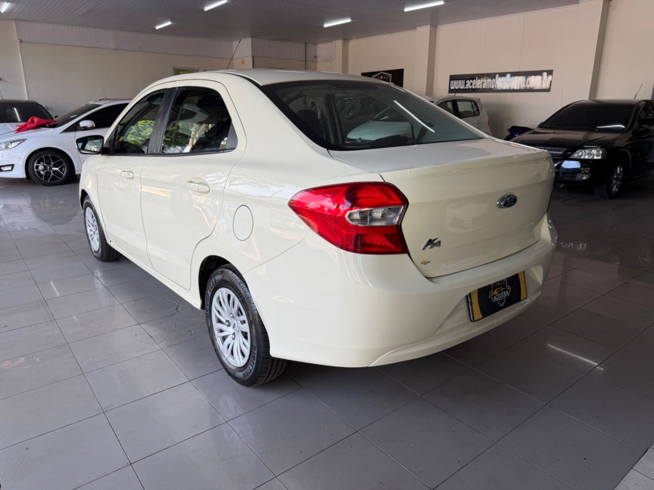 Ka + Sedan 1.5 12V 4P TI-VCT SE FLEX