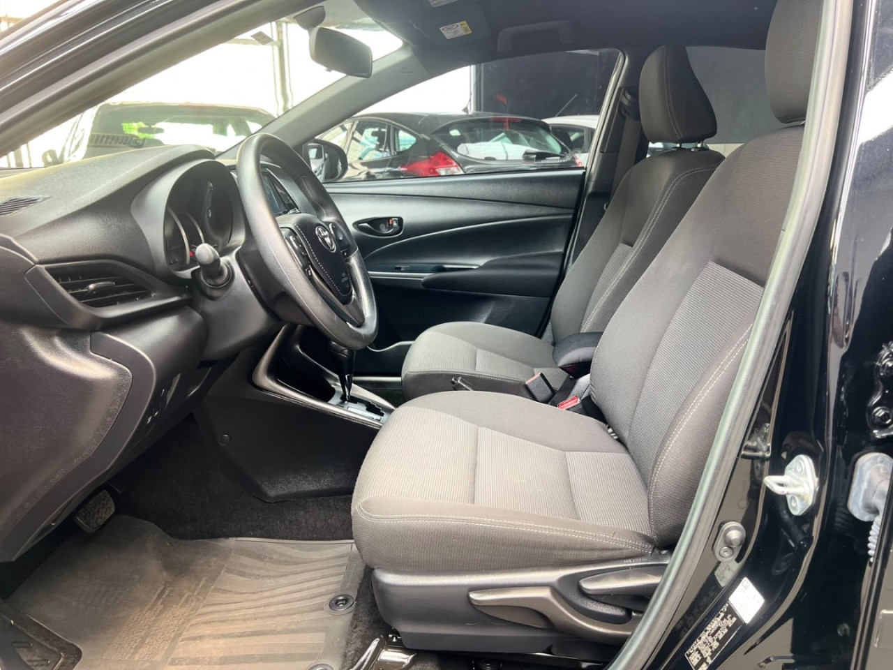 Yaris Hatch 1.5 16V 4P FLEX XL MULTIDRIVE AUTOMÁTICO CVT
