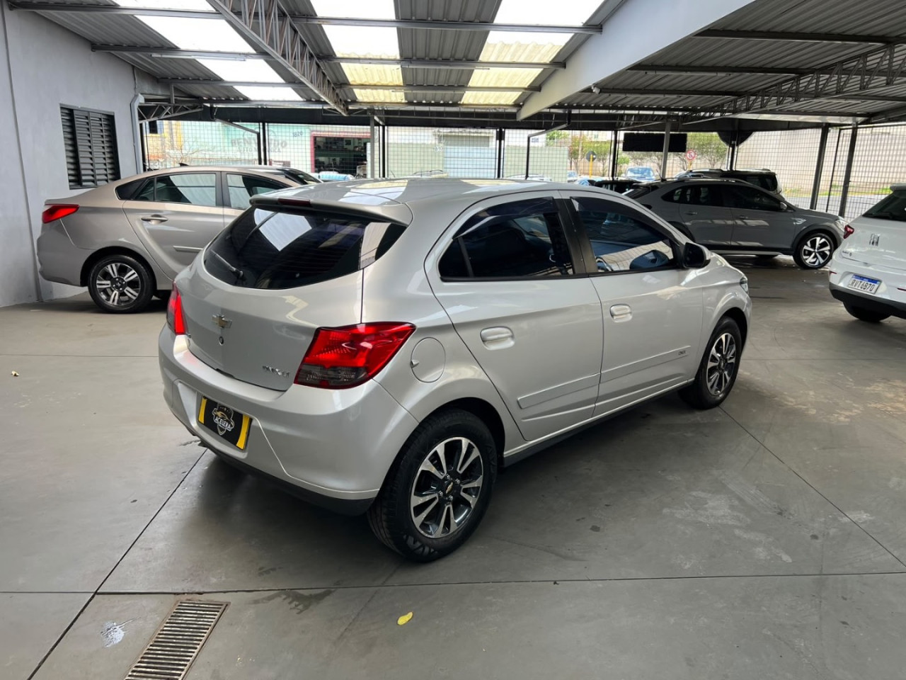 Onix Hatch 1.4 4P FLEX LT AUTOMÁTICO