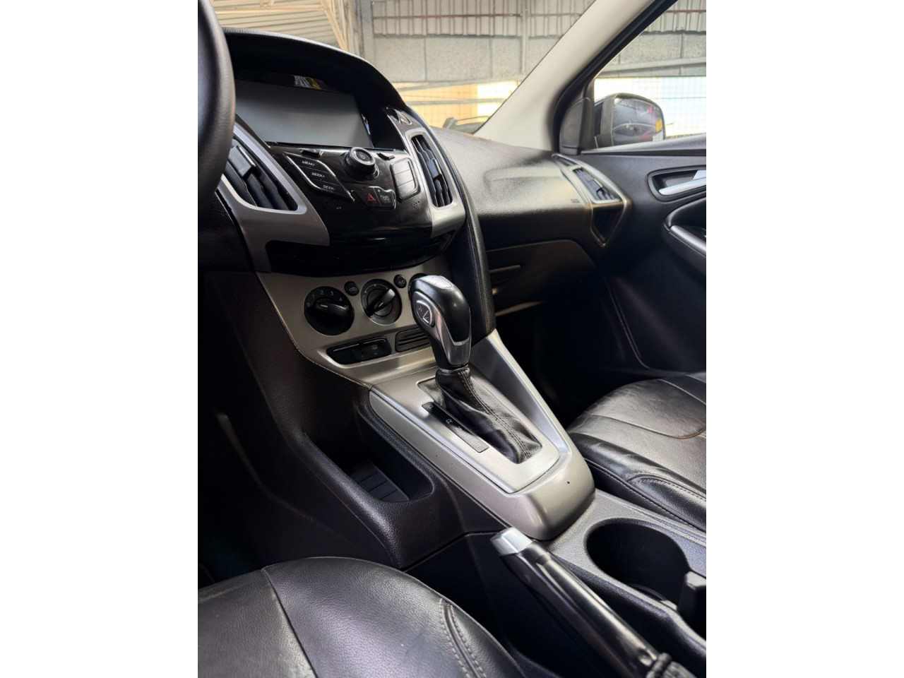 Focus Hatch 1.6 16V 4P FLEX SE POWERSHIFT AUTOMÁTICO