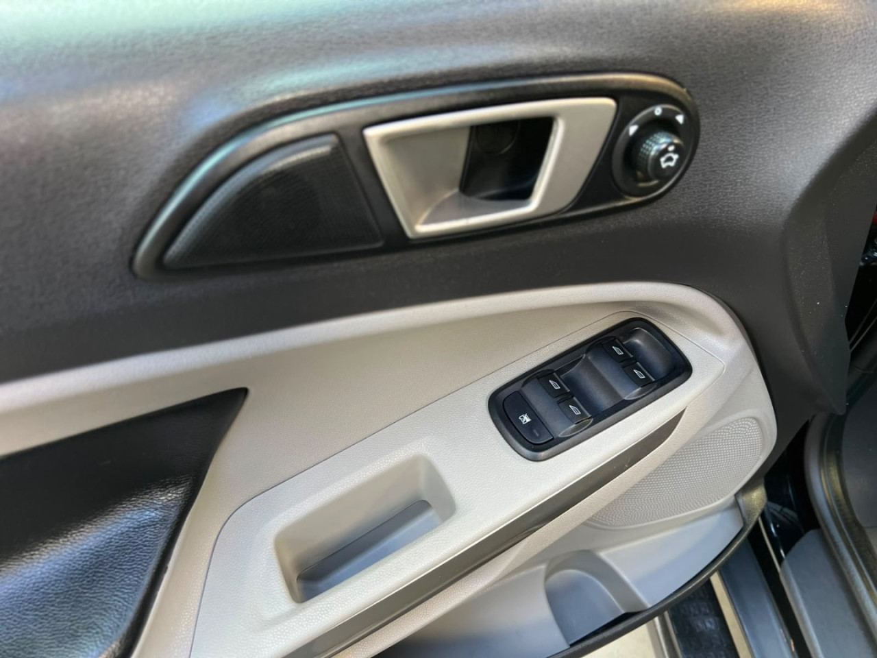 Ecosport 2.0 16V 4P FLEX TITANIUM AUTOMÁTICO