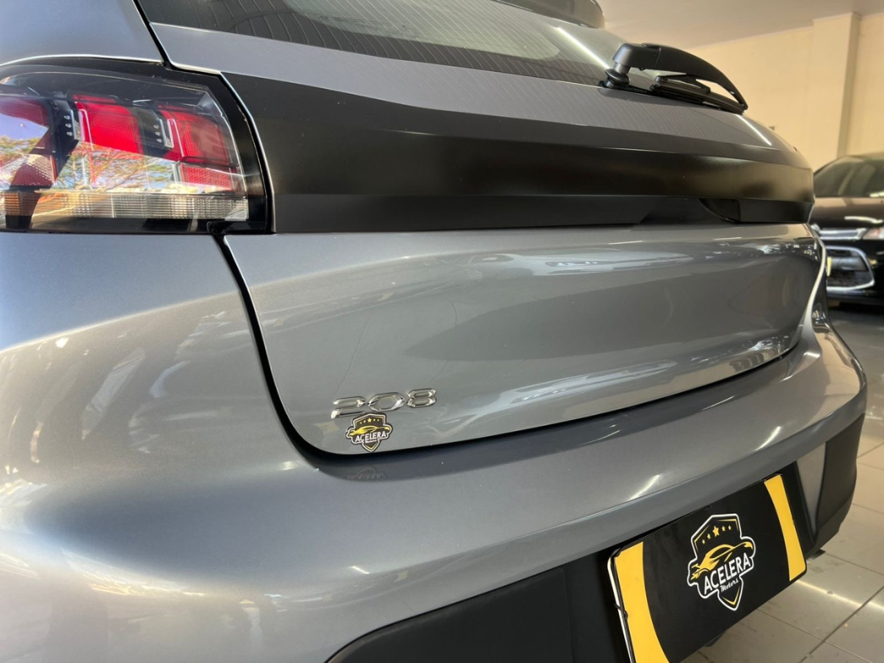 208 1.0 12V 4P FLEX LIKE