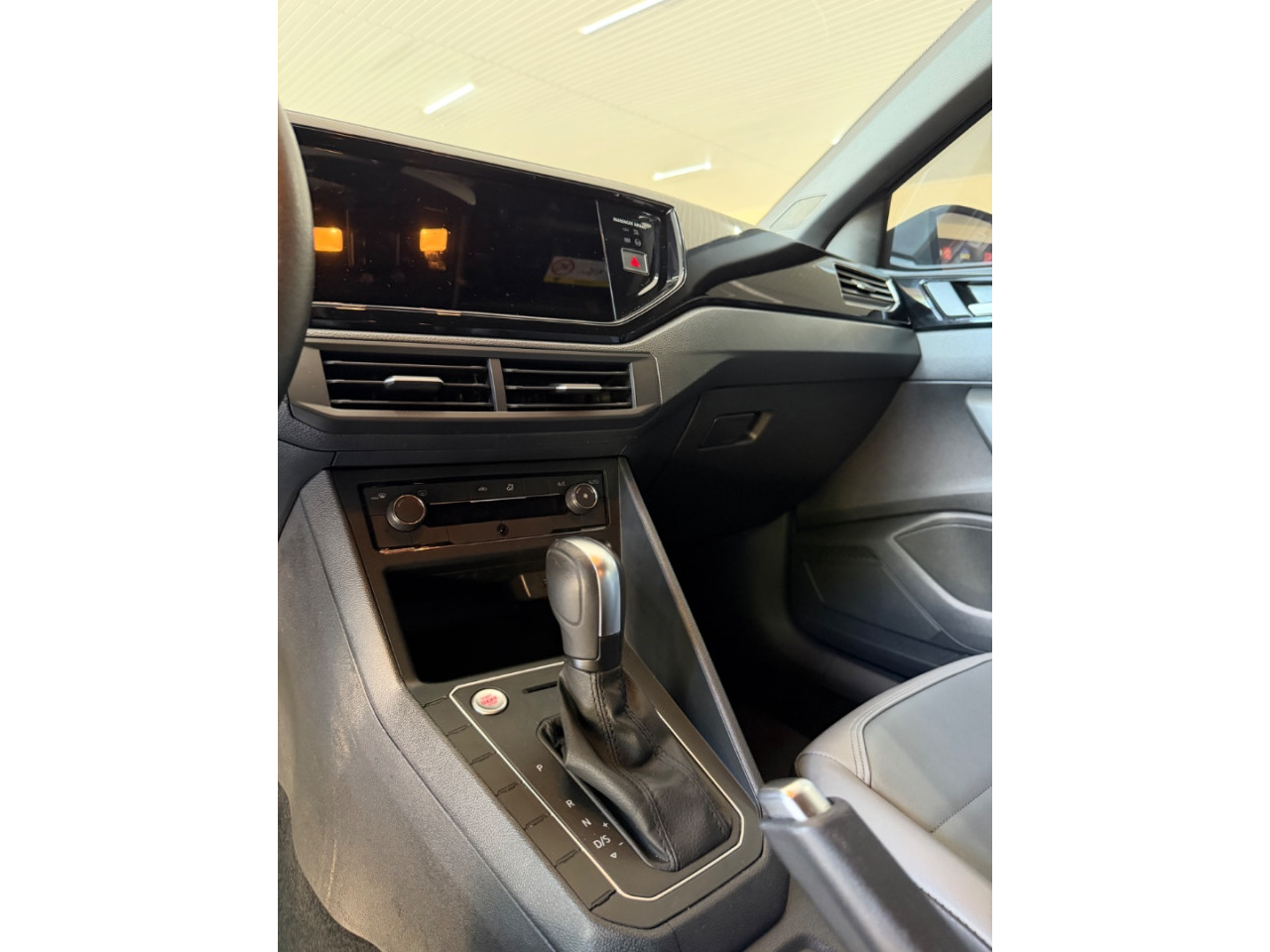 Nivus 1.0 4P FLEX 200 TSI HIGHLINE TURBO AUTOMÁTICO