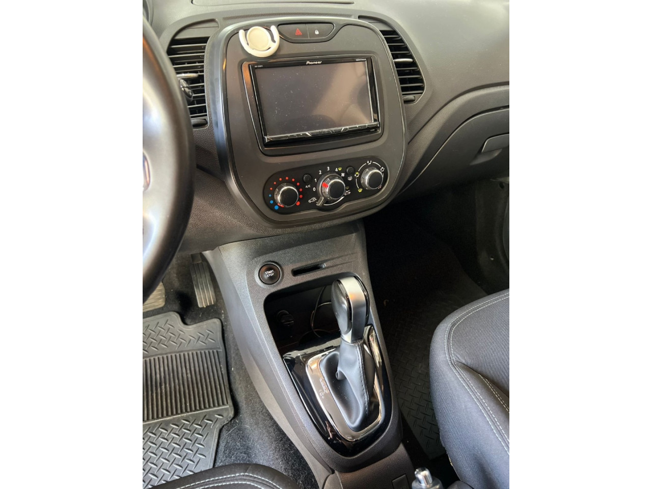 Captur 1.6 16V 4P FLEX SCE LIFE X-TRONIC CVT