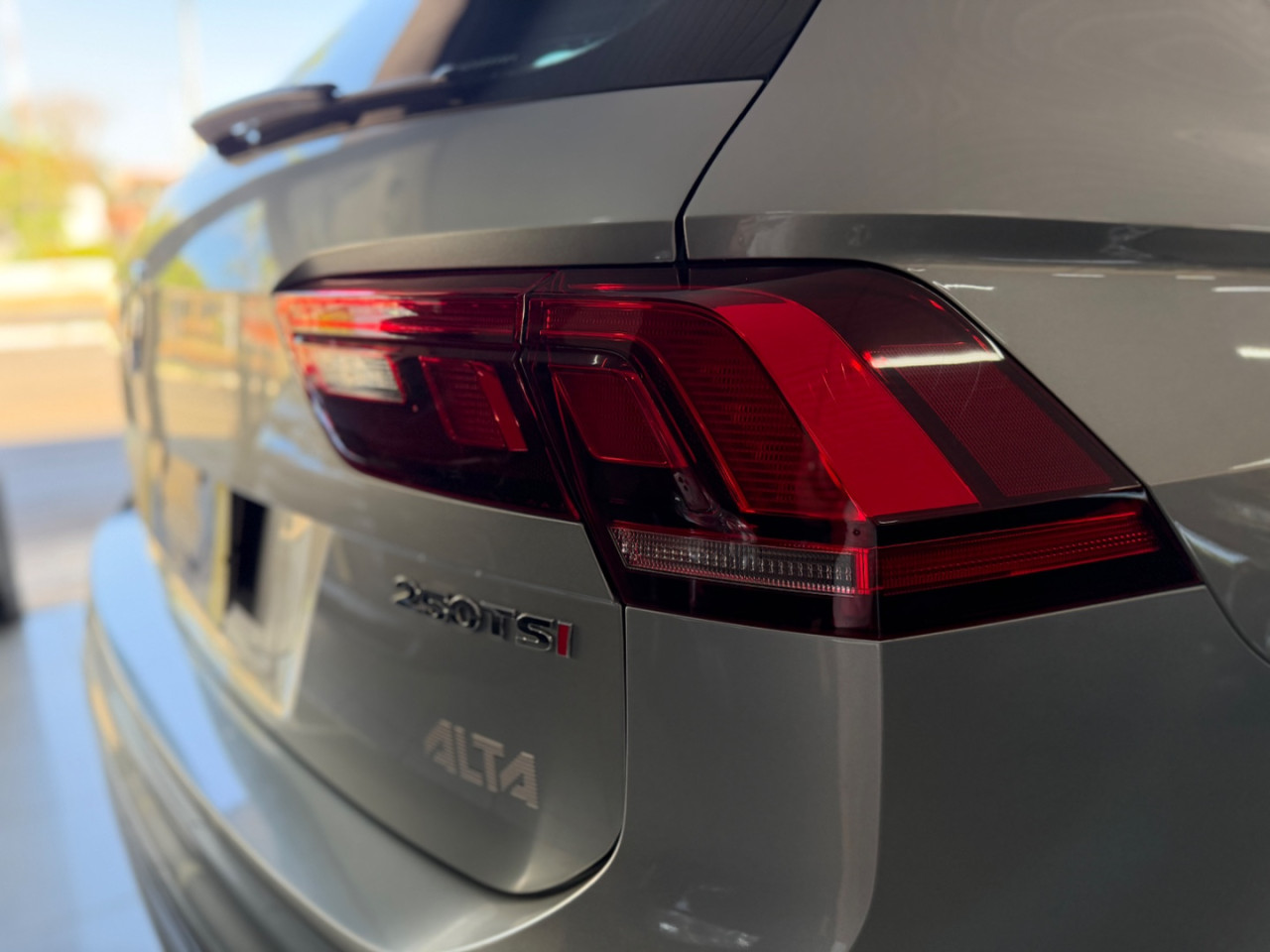 Tiguan 1.4 250 TSI TOTAL FLEX ALLSPACE TURBO AUTOMÁTICO TIPTRONIC