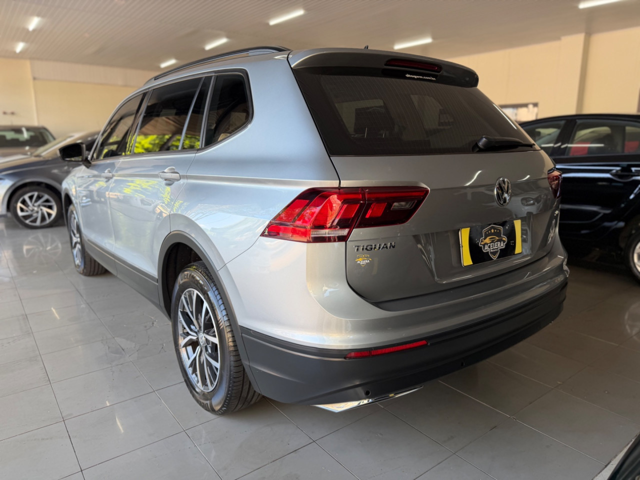 Tiguan 1.4 250 TSI TOTAL FLEX ALLSPACE TURBO AUTOMÁTICO TIPTRONIC