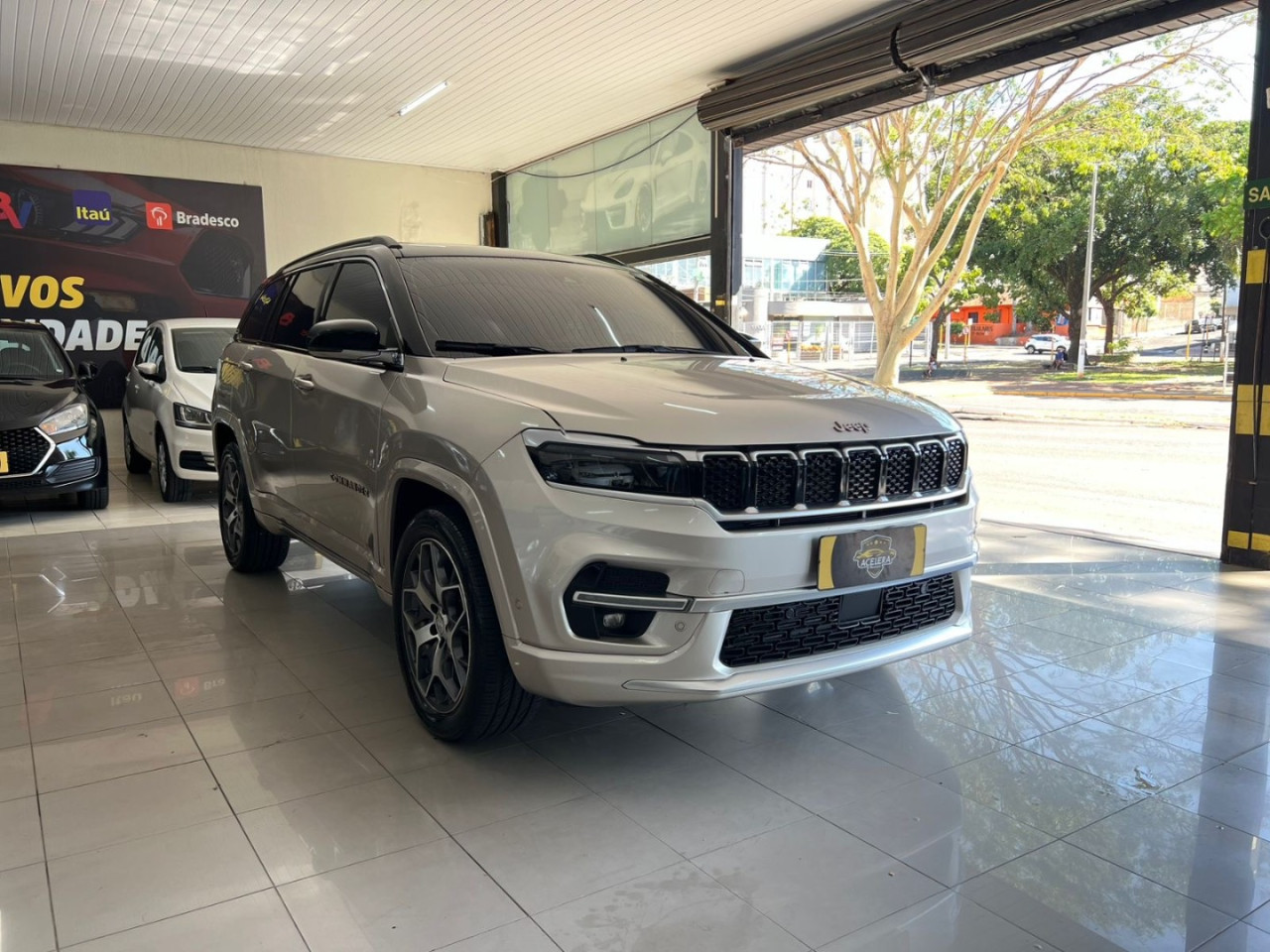 Commander 1.3 16V 4P FLEX T270 OVERLAND TURBO AUTOMÁTICO