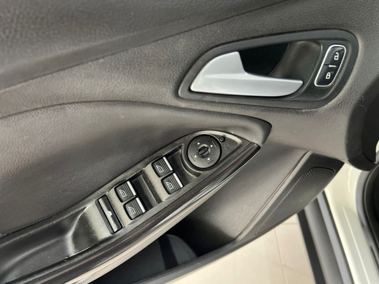 Focus Hatch 2.0 16V 4P TITANIUM PLUS FLEX