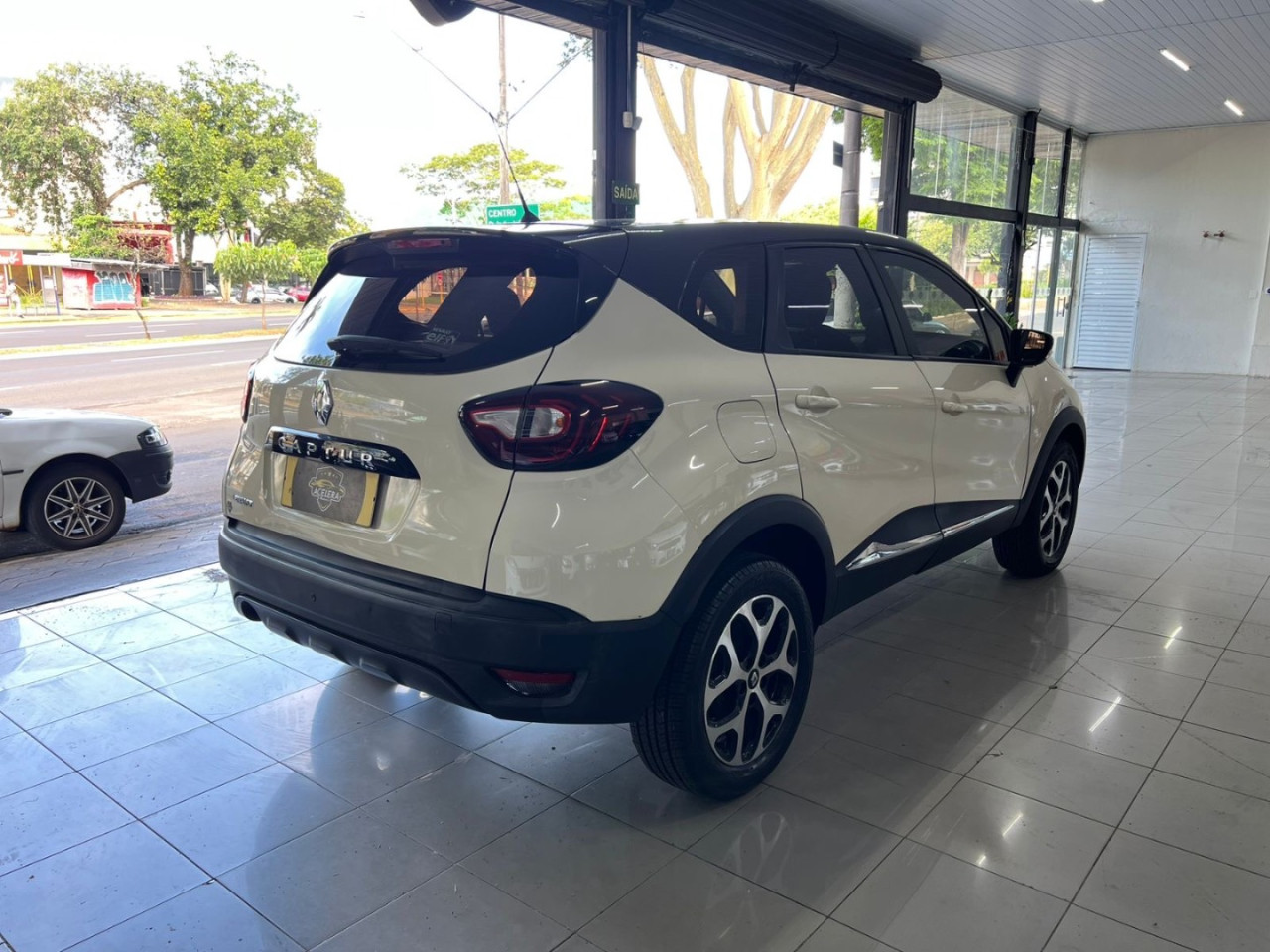 Captur 1.6 16V 4P FLEX SCE LIFE X-TRONIC CVT