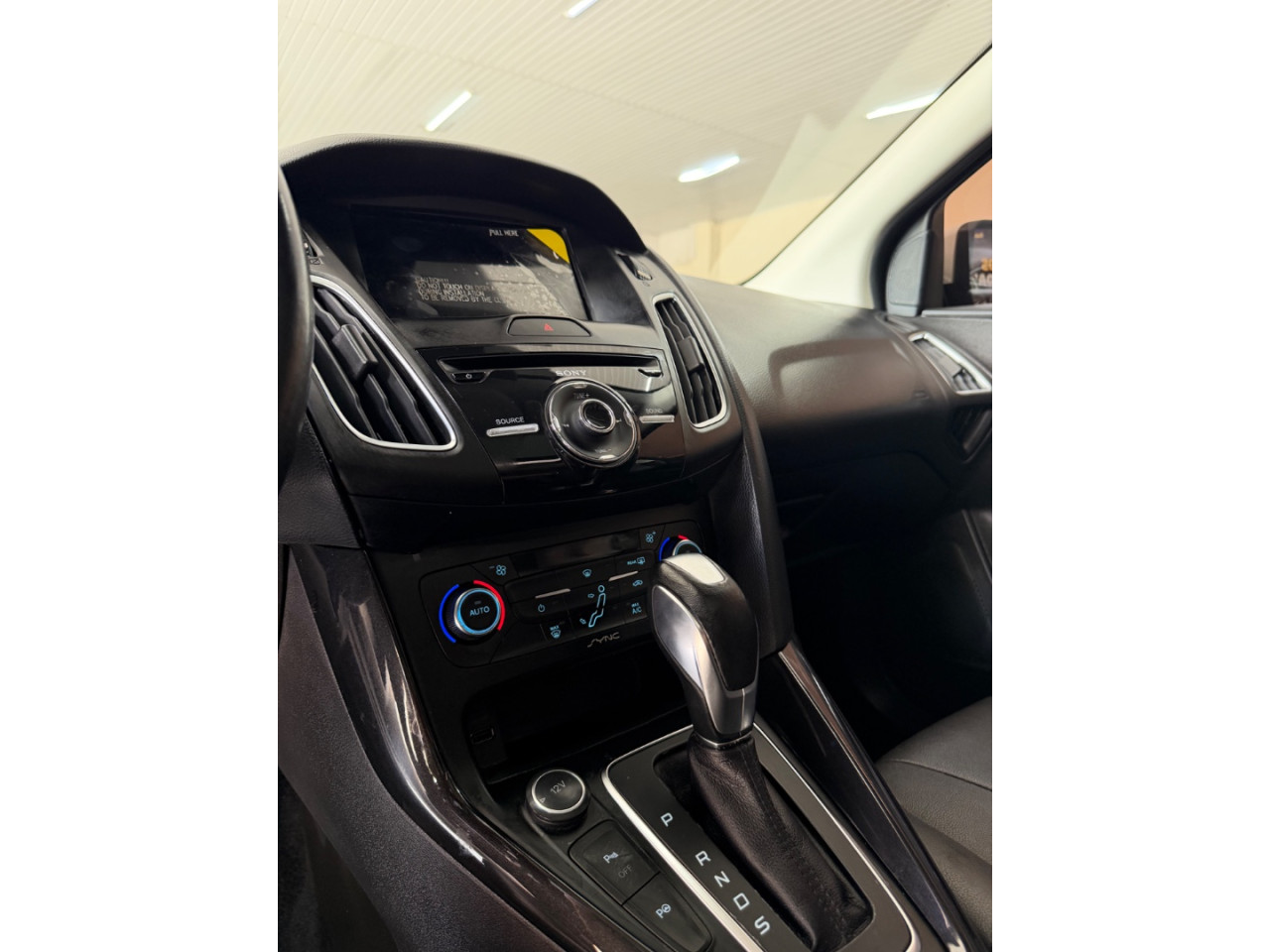 Focus Sedan 2.0 16V 4P FLEX TITANIUM PLUS FASTBACK POWERSHIFT AUTOMÁTICO