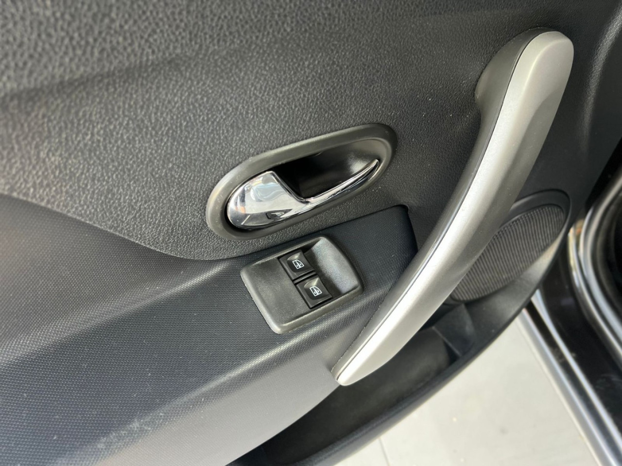 Sandero 1.0 12V 4P FLEX SCE EXPRESSION