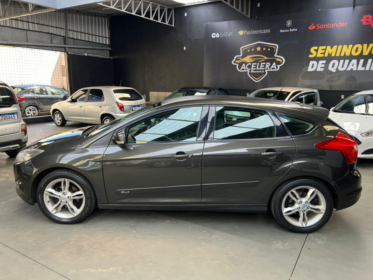 Focus Hatch 1.6 16V 4P FLEX SE POWERSHIFT AUTOMÁTICO