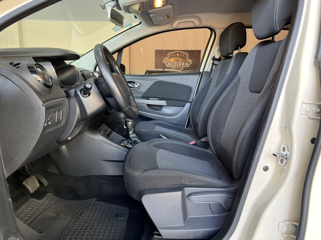 Captur 1.6 16V 4P FLEX SCE LIFE X-TRONIC CVT