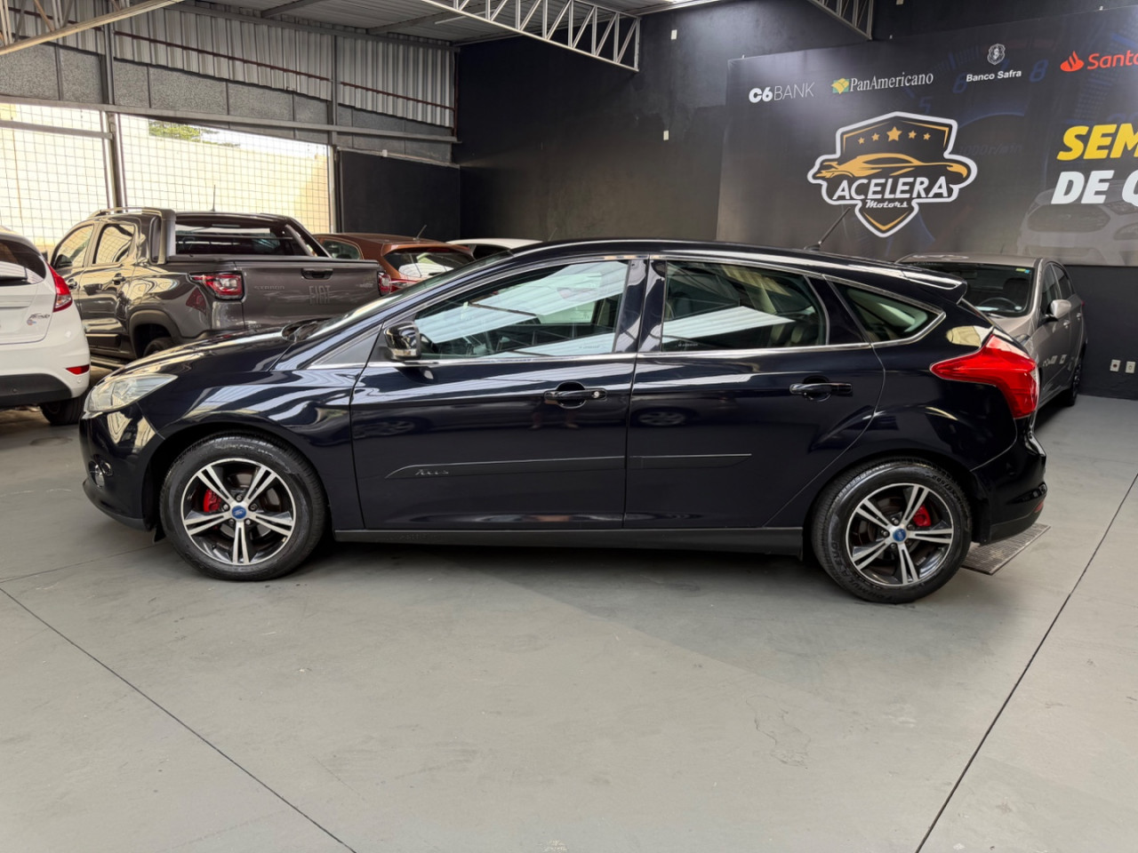 Focus Hatch 1.6 16V 4P FLEX SE POWERSHIFT AUTOMÁTICO