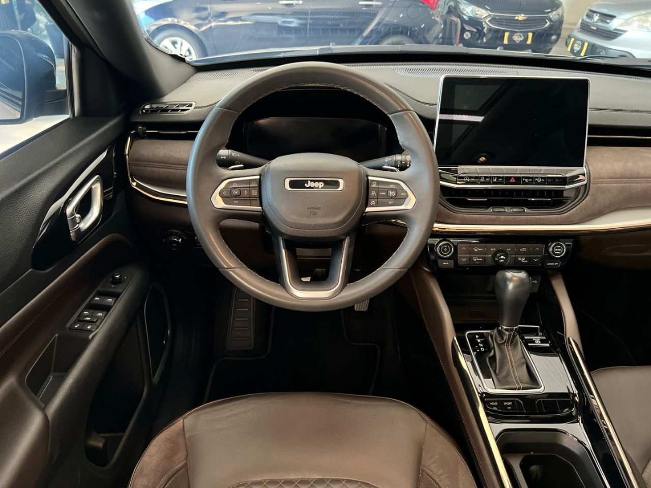 Commander 1.3 16V 4P FLEX T270 OVERLAND TURBO AUTOMÁTICO