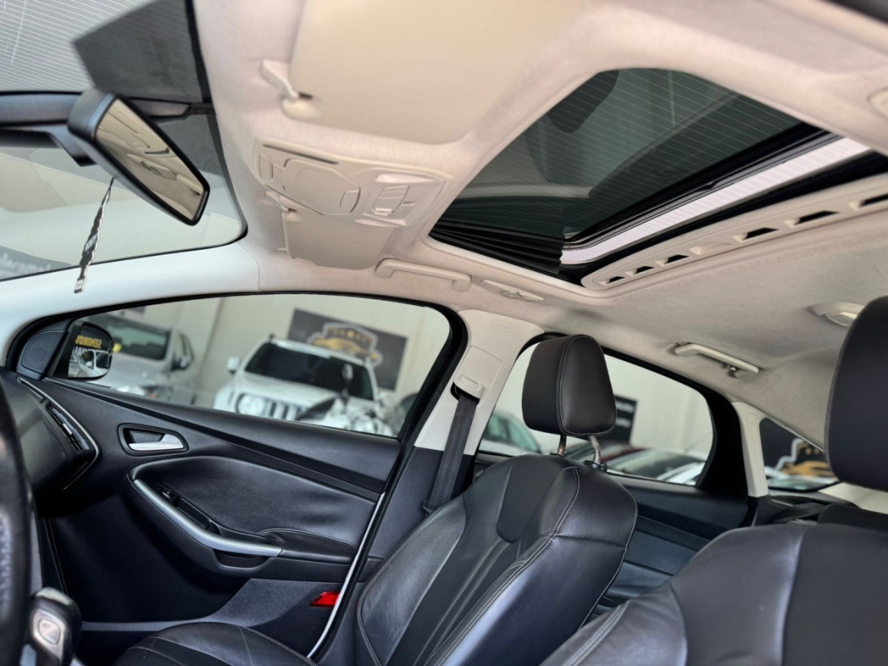 Focus Hatch 2.0 16V 4P FLEX TITANIUM POWERSHIFT AUTOMÁTICO