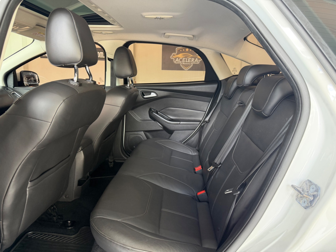 Focus Sedan 2.0 16V 4P FLEX TITANIUM PLUS FASTBACK POWERSHIFT AUTOMÁTICO