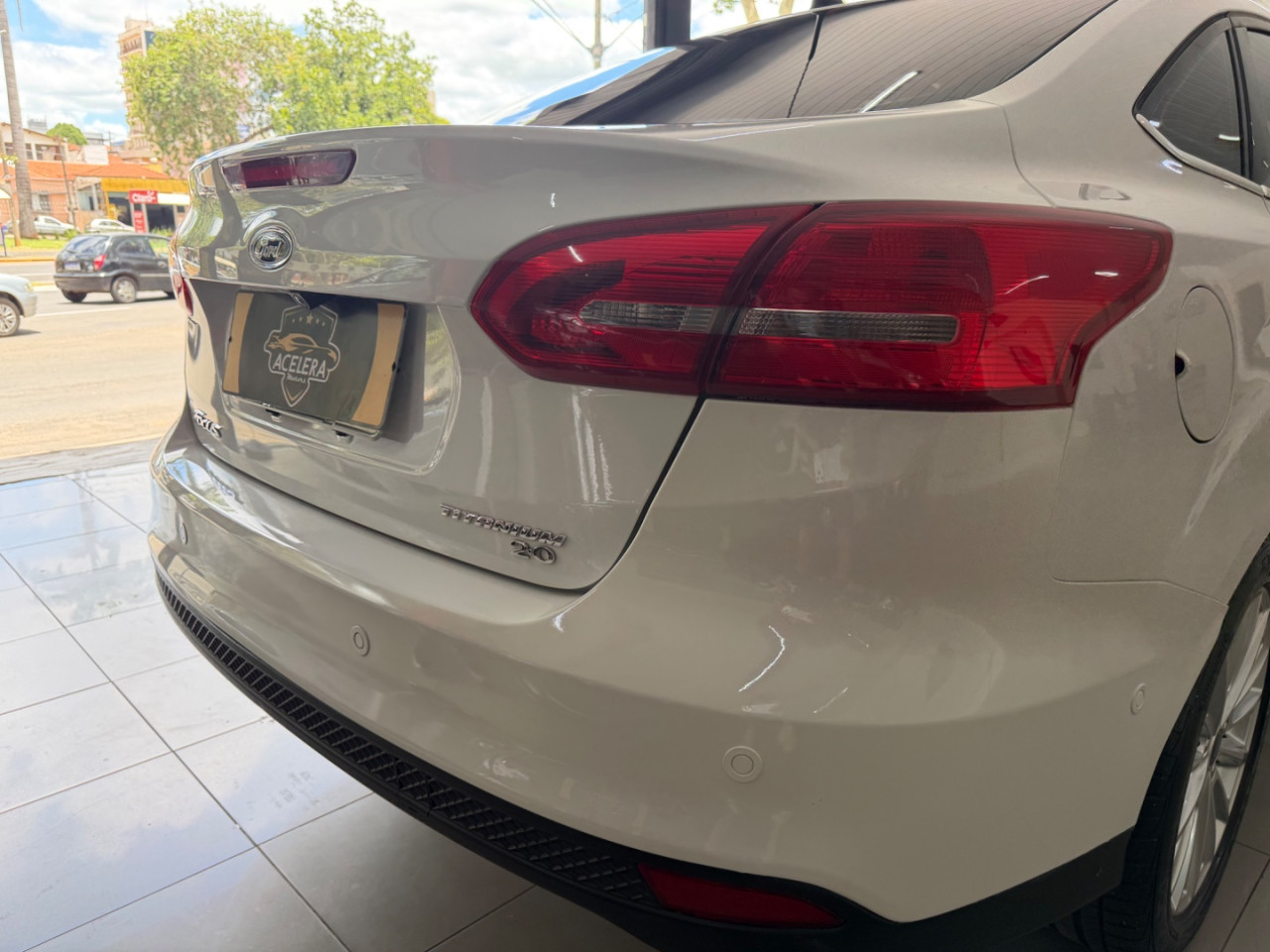 Focus Sedan 2.0 16V 4P FLEX TITANIUM PLUS FASTBACK POWERSHIFT AUTOMÁTICO