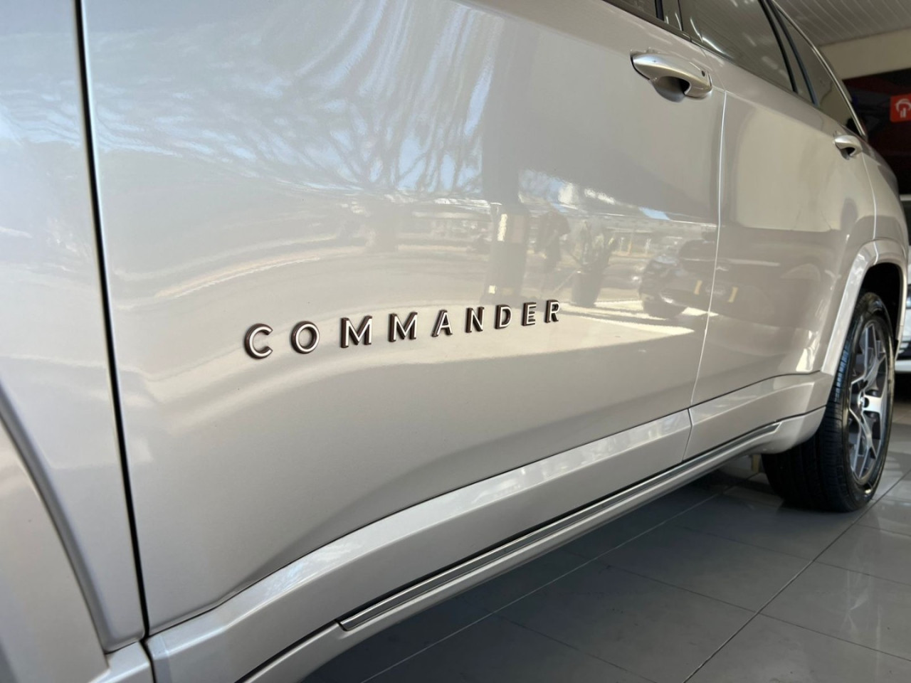 Commander 1.3 16V 4P FLEX T270 OVERLAND TURBO AUTOMÁTICO