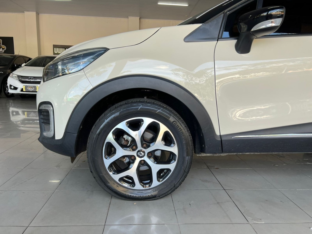 Captur 1.6 16V 4P FLEX SCE LIFE X-TRONIC CVT