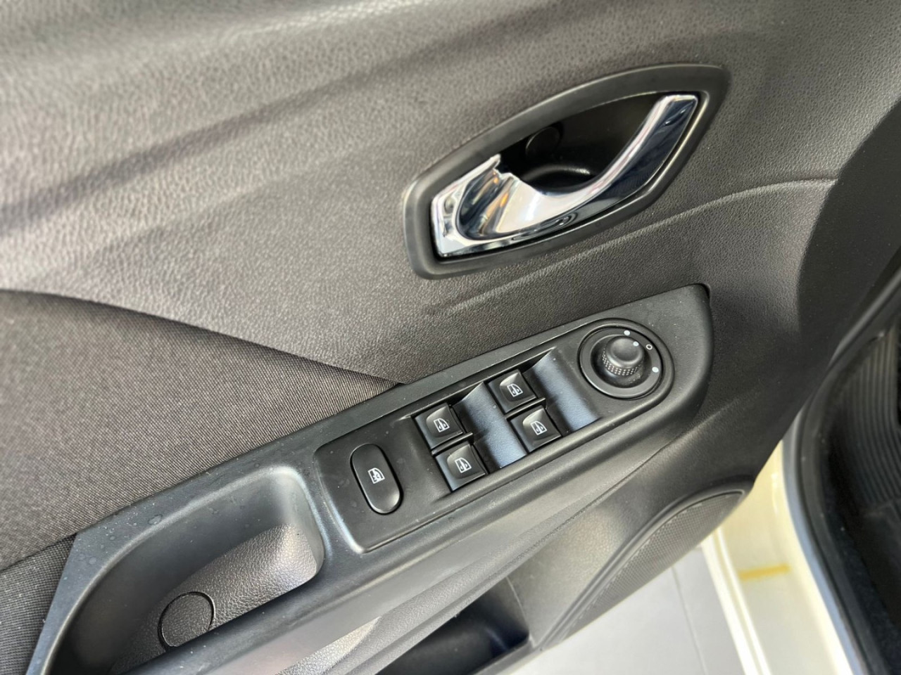 Captur 1.6 16V 4P FLEX SCE LIFE X-TRONIC CVT