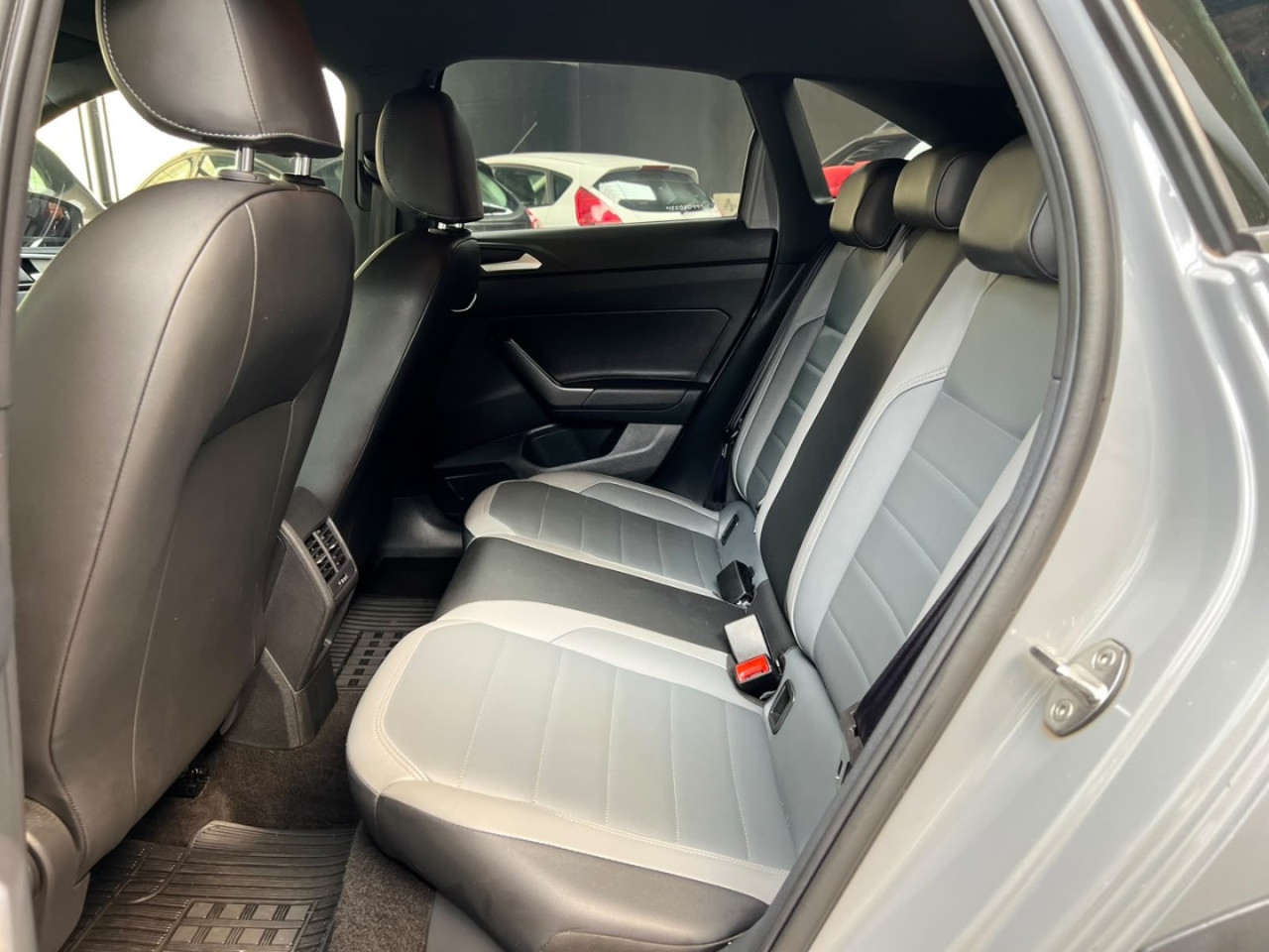 Nivus 1.0 4P FLEX 200 TSI HIGHLINE TURBO AUTOMÁTICO