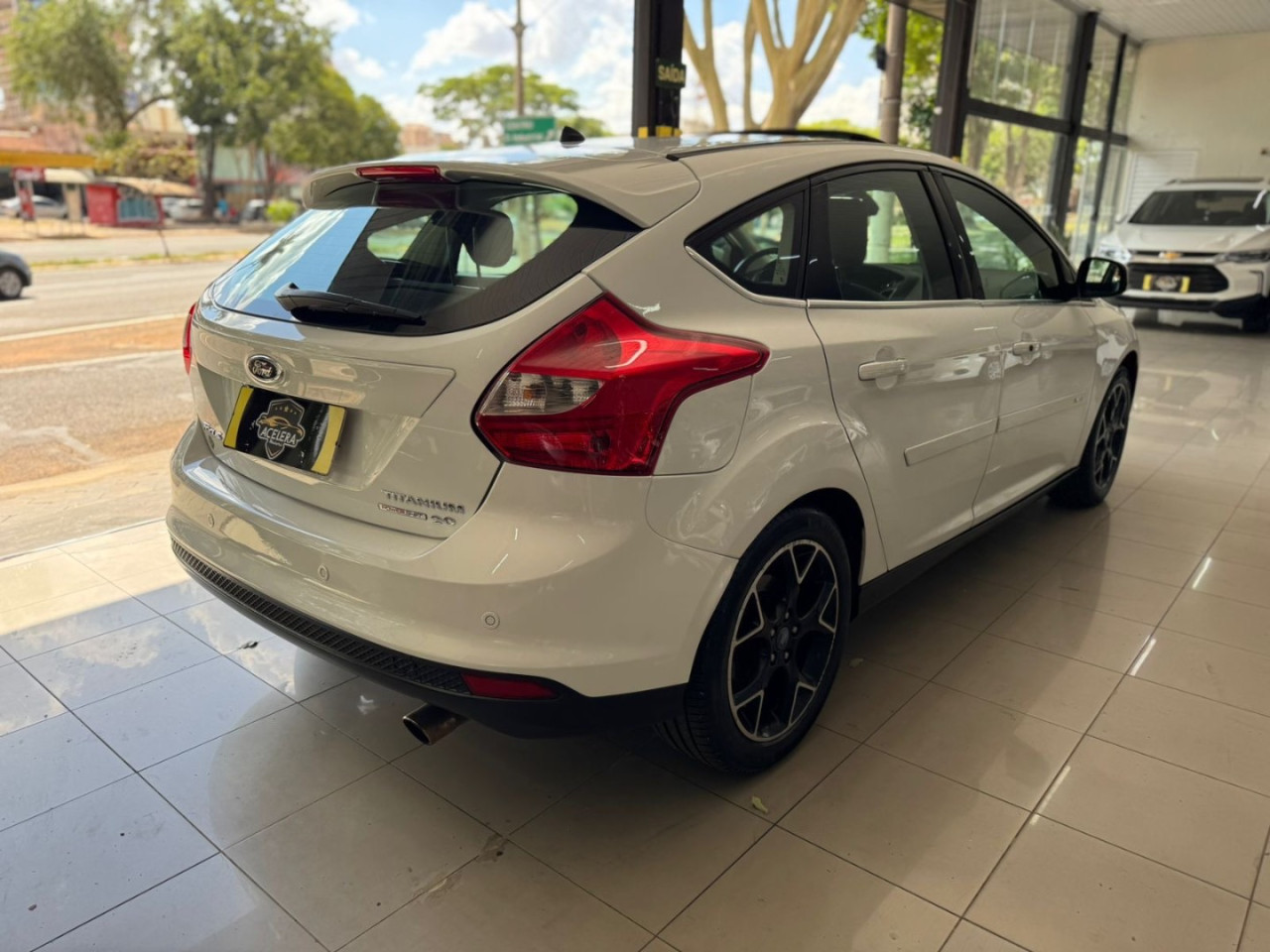 Focus Hatch 2.0 16V 4P FLEX TITANIUM POWERSHIFT AUTOMÁTICO
