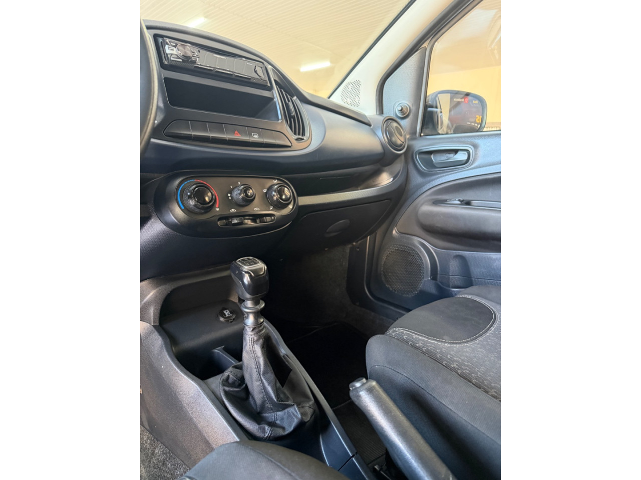 Uno 1.0 4P FLEX ATTRACTIVE