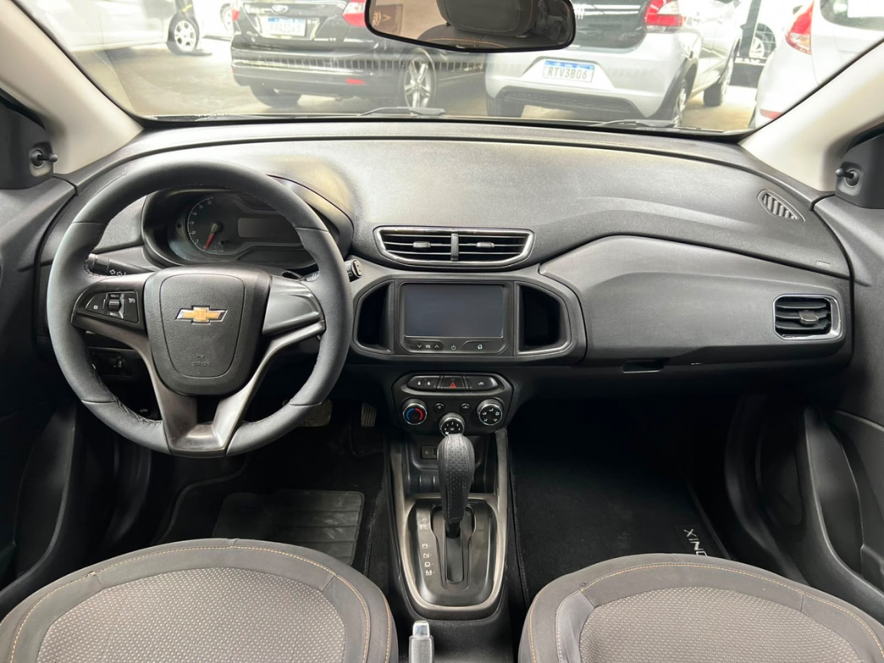 Onix Hatch 1.4 4P FLEX LT AUTOMÁTICO