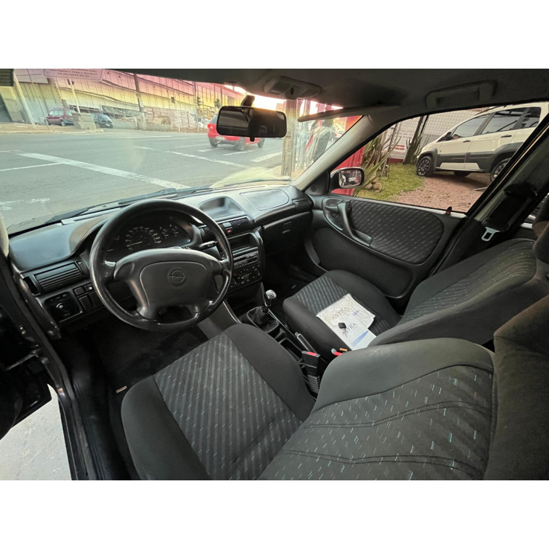 Astra Hatch 2.0 4P GLS
