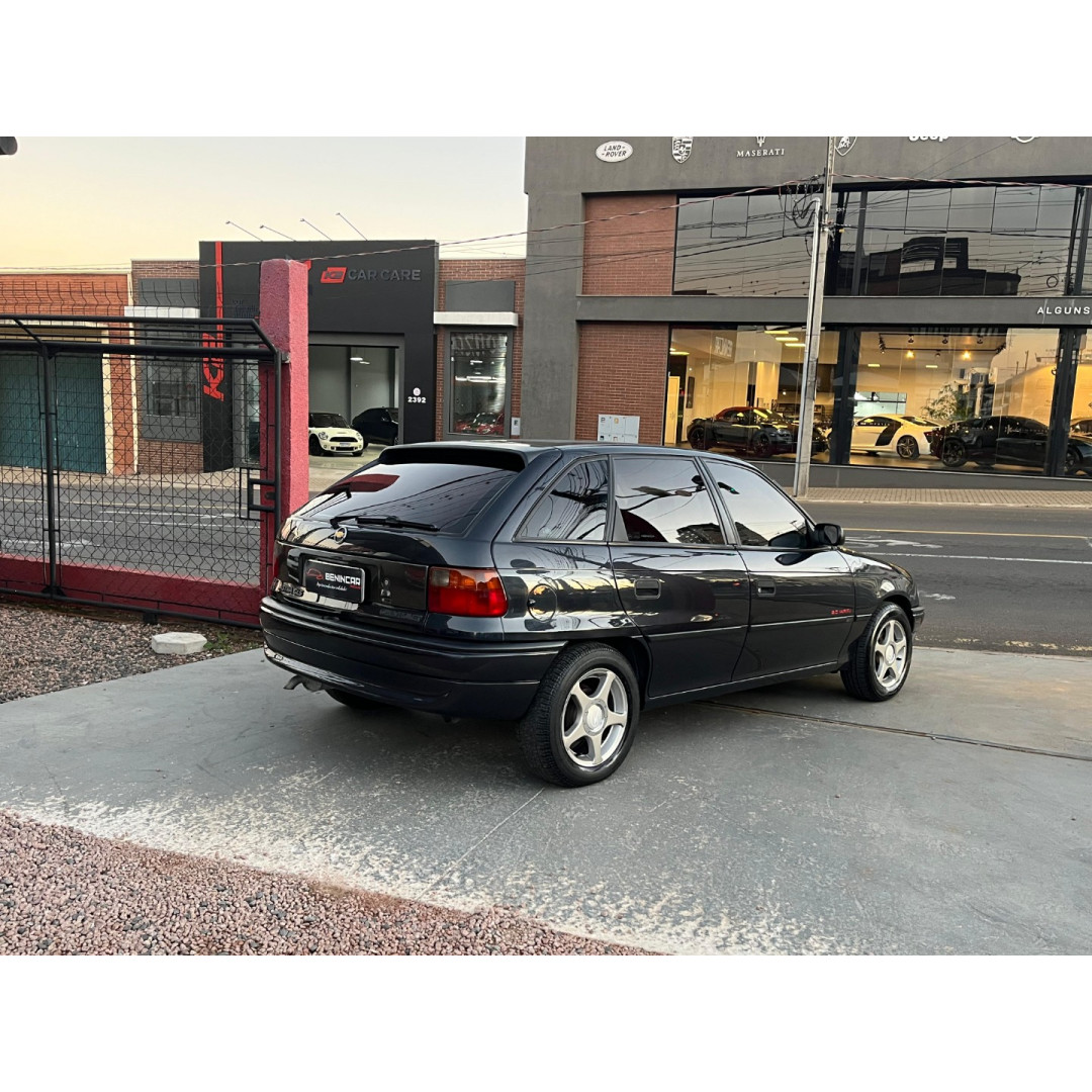 Astra Hatch 2.0 4P GLS