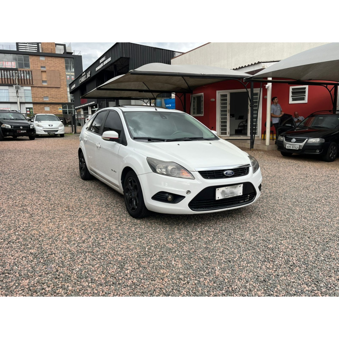 FORD Focus Hatch 2.0 16V 4P FLEX TITANIUM AUTOMÁTICO