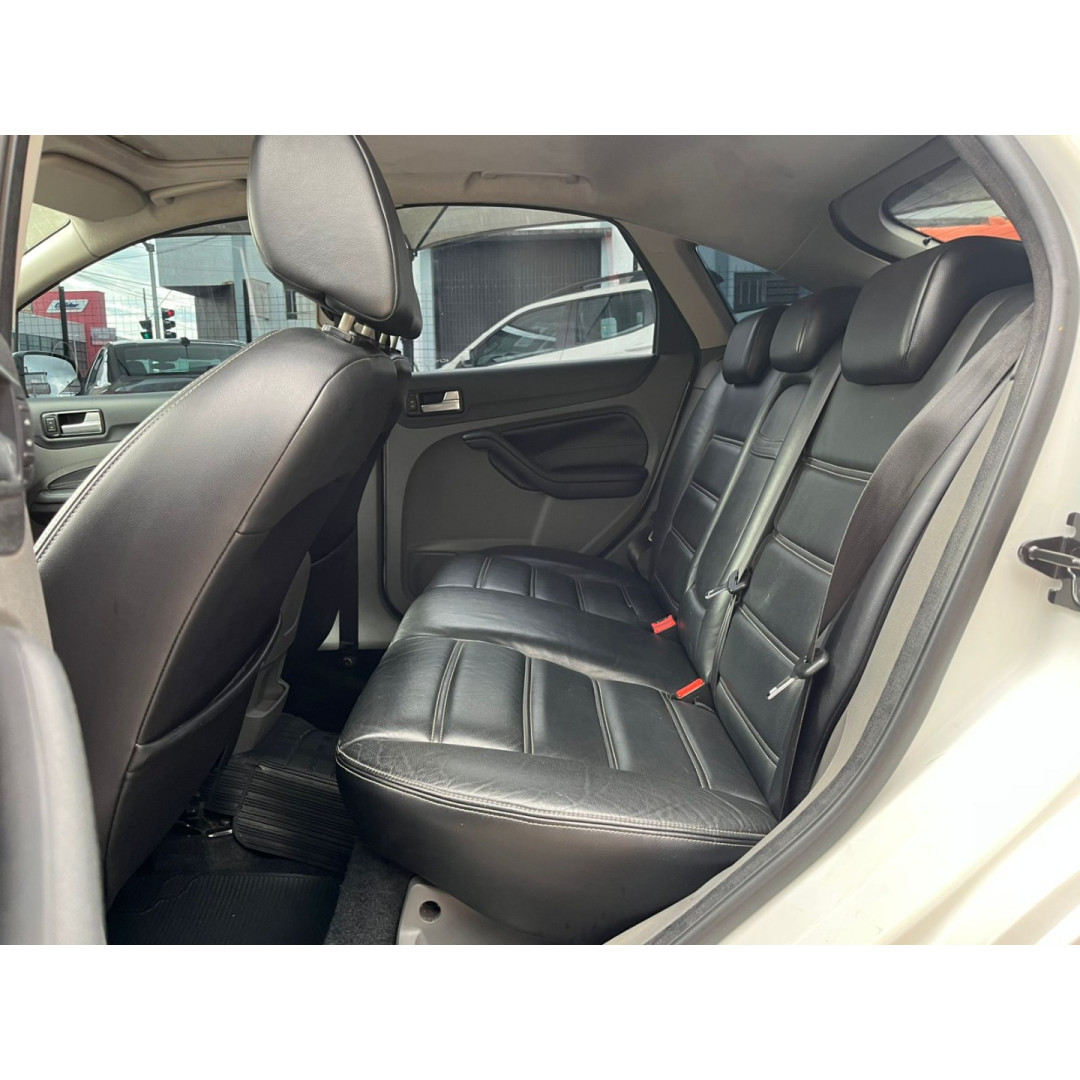 FORD Focus Hatch 2.0 16V 4P FLEX TITANIUM AUTOMÁTICO