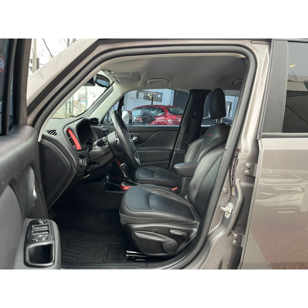 JEEP Renegade 2.0 16V 4P TURBO DIESEL TRAILHAWK 4X4 AUTOMÁTICO